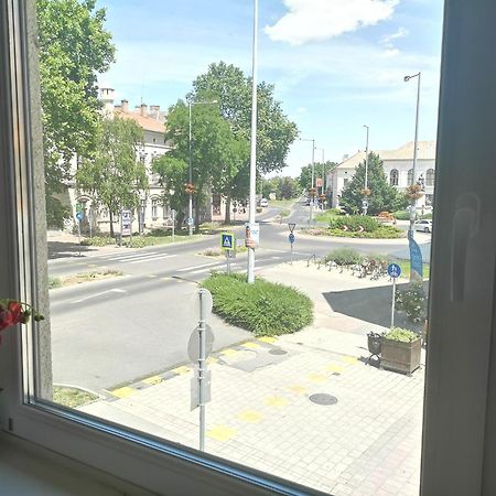Centrum Luxus Apartman Mako Exterior photo