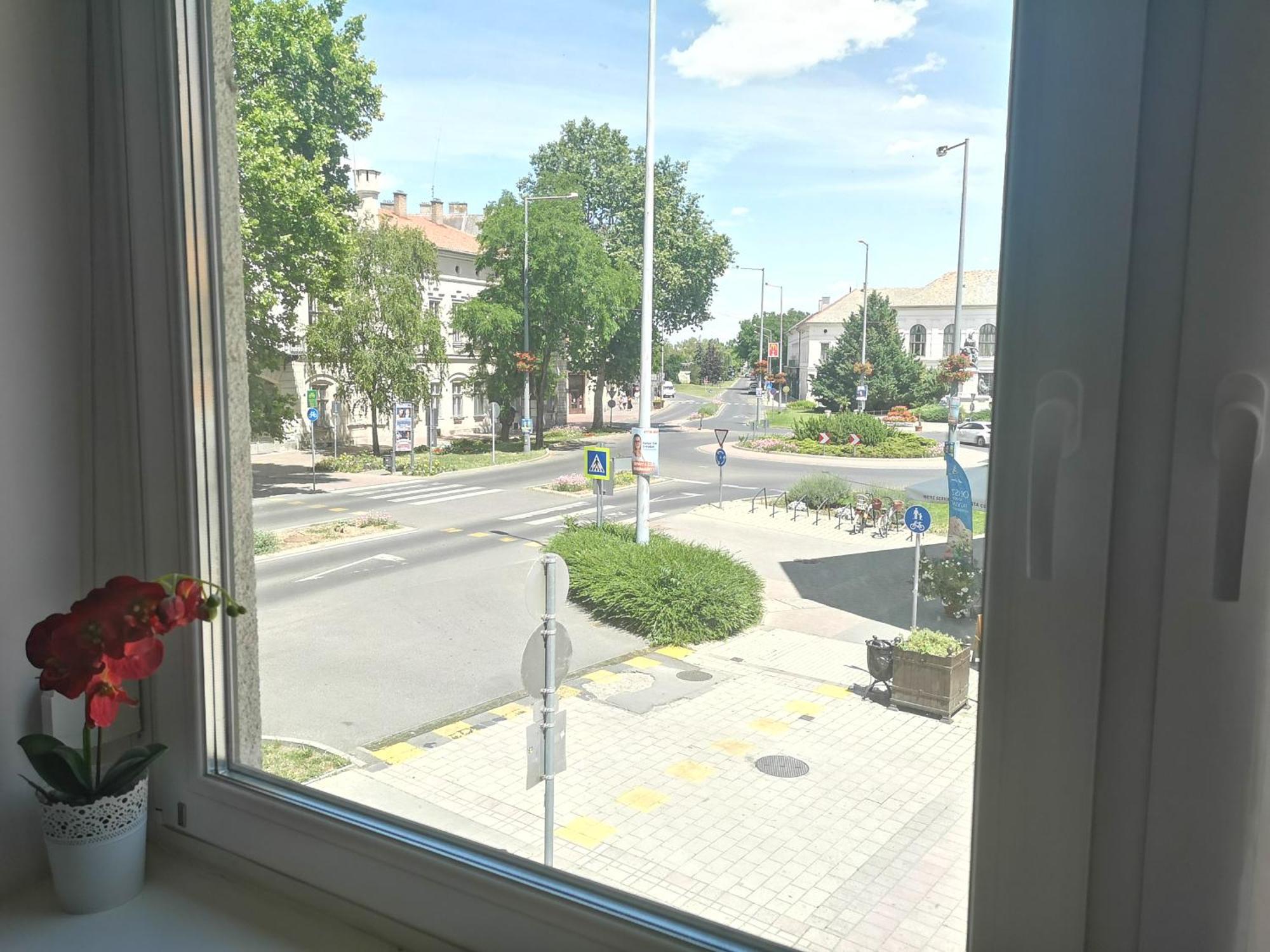 Centrum Luxus Apartman Mako Exterior photo